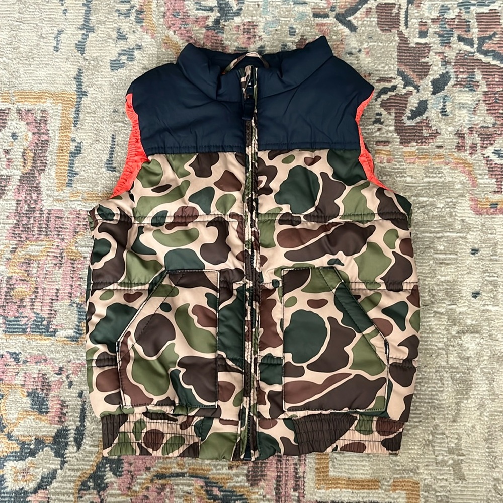 Camouflage puffer vest